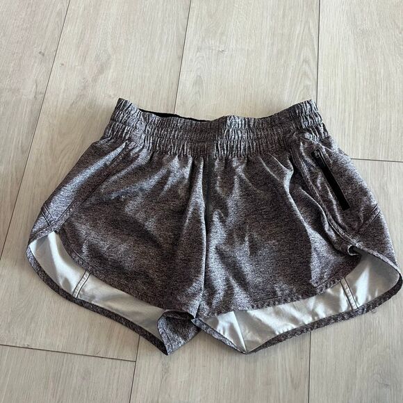 Lululemon women’s shorts size 8 - Picture 1 of 8